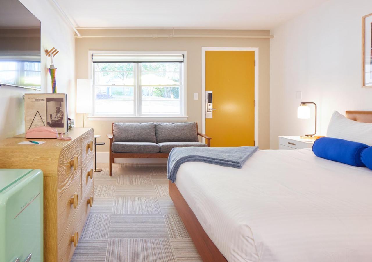Little Mod Hotel At The University Charlottesville Extérieur photo